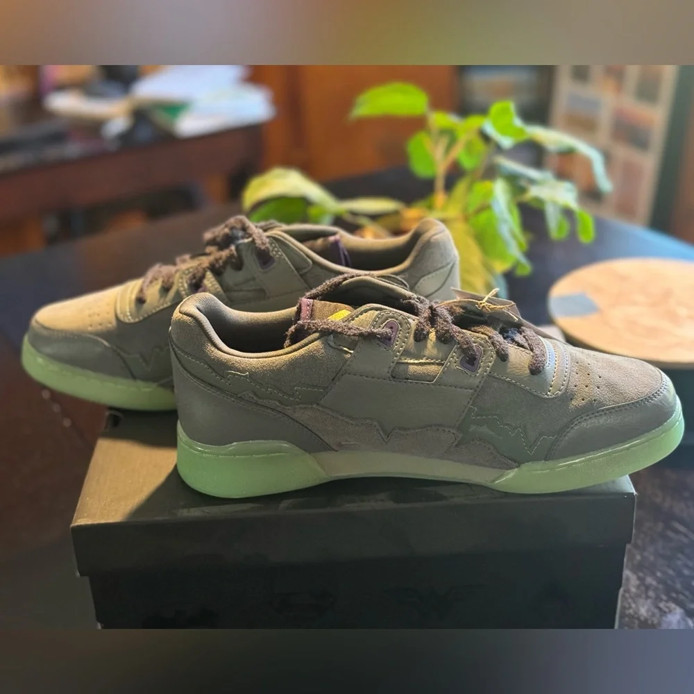 Men’s Reebok Sneakers - Picture 4 of 7